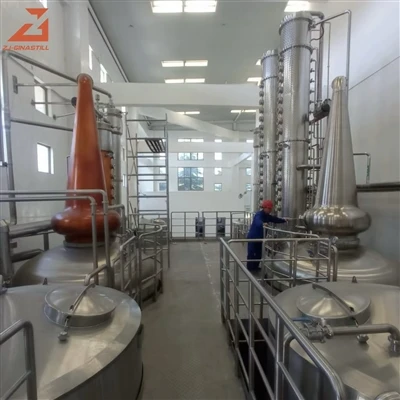 ¡Acción en vivo! Sistema de destilación de múltiples columnas recién instalad...